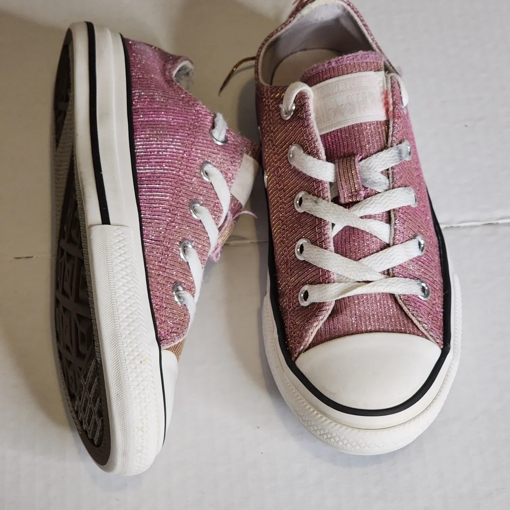 Converse Pink and White Low-Tops